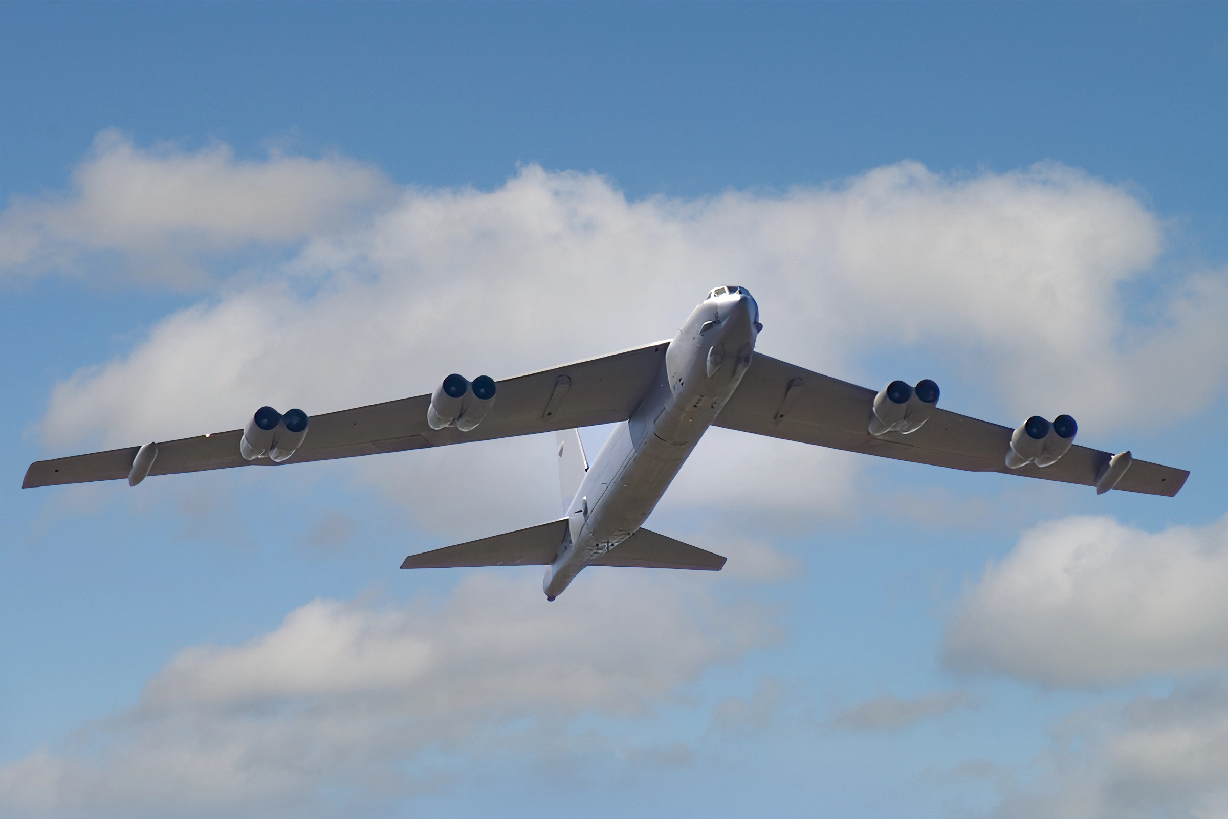 B-52 estadounidenses aterrizan en Indonesia en desafío a China