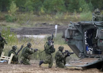 Sargento canadiense sancionado por bromas antisemitas en entrenamiento