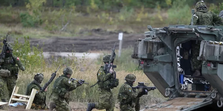 Sargento canadiense sancionado por bromas antisemitas en entrenamiento