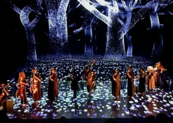 La Orquesta Revolución de Israel establece vínculos con un grupo de teatro iraní