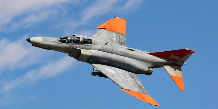 El QF-4 Phantom: Artefacto volador remoto para pruebas de fuego aéreo