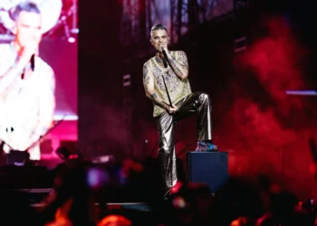 Robbie Williams deleita a Israel con un concierto estelar en Tel Aviv