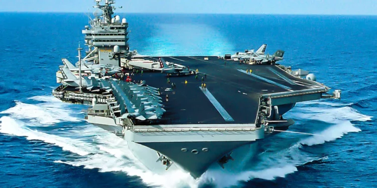 Marina de EE. UU. reincorpora al portaaviones nuclear USS George Washington después de su modernización