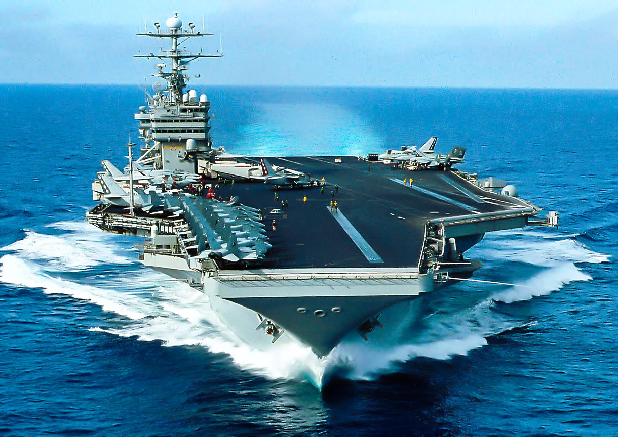 Marina de EE. UU. reincorpora al portaaviones nuclear USS George Washington después de su modernización