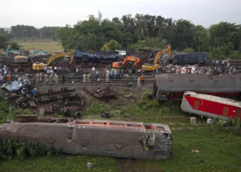 Finalizan las labores de rescate tras la catástrofe ferroviaria en India que cobró más de 300 vidas