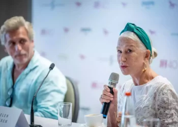 En Israel, Helen Mirren alaba su interpretación de Golda Meir como “inigualable”