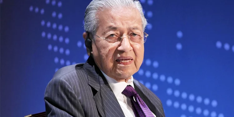 Ex primer ministro de Malasia publica mensaje antisemita