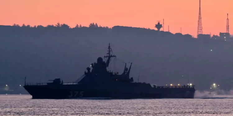 Buque israelí rompe el bloqueo ruso en el mar Negro