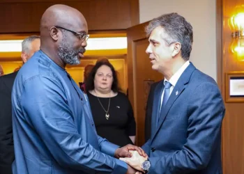 Presidente de Liberia de visita en Israel promete embajada en Jerusalén
