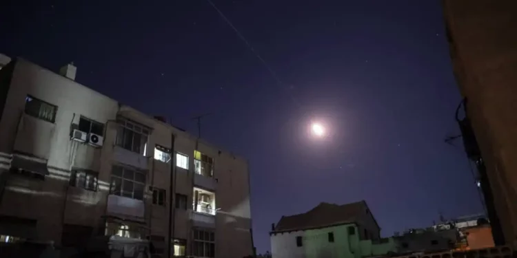 La Fuerza Aérea israelí atacó objetivos cerca de Damasco durante la noche