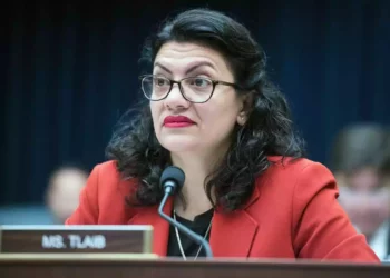 Rashida Tlaib exije “dejar de financiar” a Israel