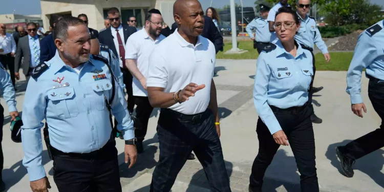 Alcalde de NY explora tecnología israelí de drones policiales