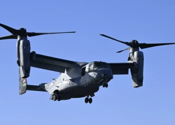 Mueren 3 marines estadounidenses al estrellarse un avión Osprey