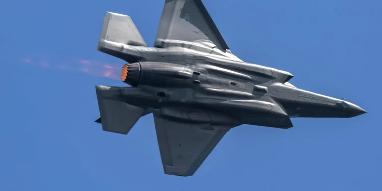 El F-35 se equivocó y no reconoció los vórtices en su estela