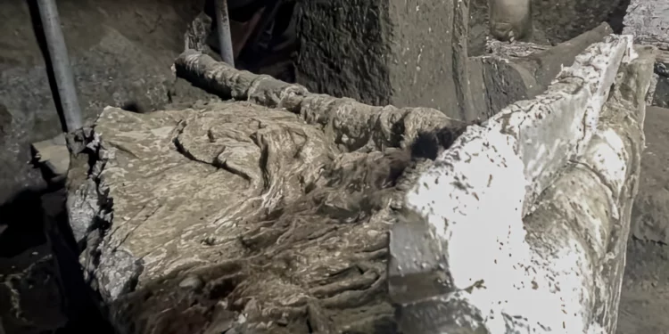 Descubren dormitorio de esclavos en Villa Romana de Pompeya