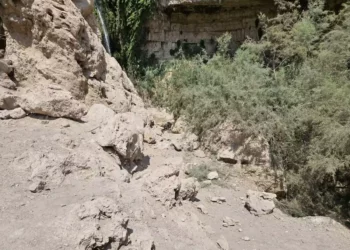 Niño de 5 años muere en derrumbe de rocas cerca del mar Muerto