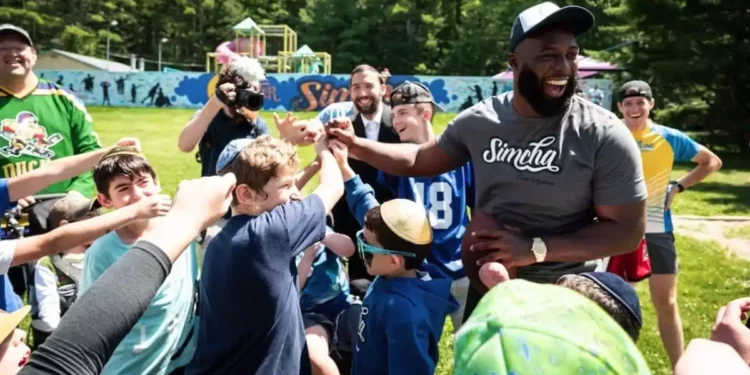 Fournette visita campamento judío para niños con cáncer