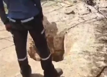 2 personas mueren al caer a un socavón en el norte