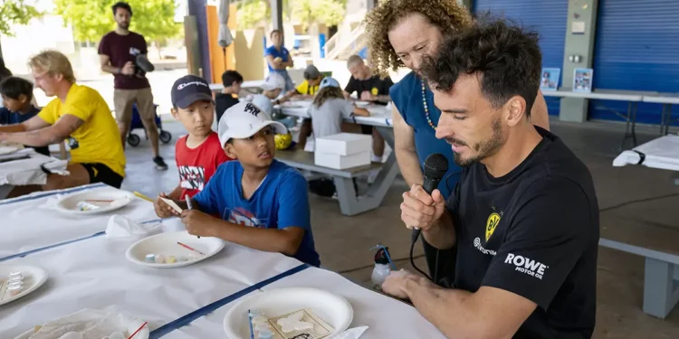 Borussia Dortmund rinde homenaje a niños víctimas del Holocausto