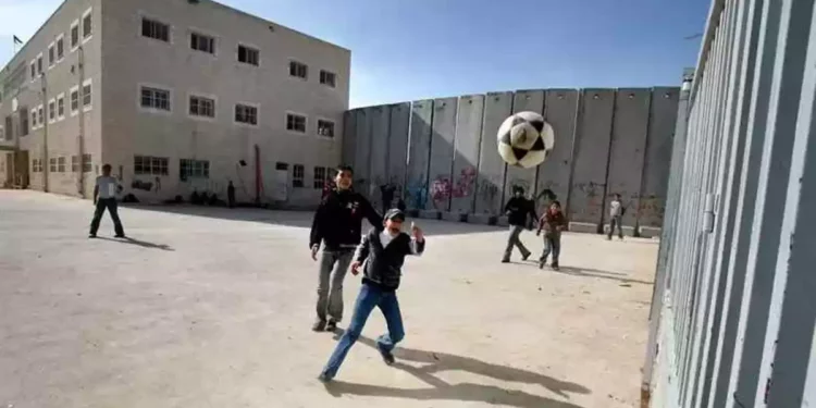 Terroristas árabes disparan contra colegio de Jerusalén