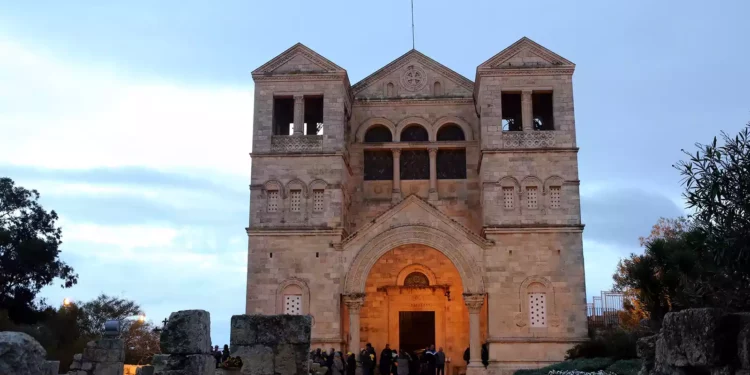 Bomberos cancelan celebración cristiana en el Monte Tabor