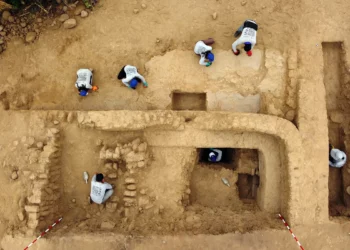 Descubrimiento en Perú: muro policromado de 4.000 años de antigüedad