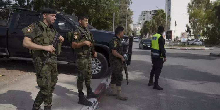 La policía palestina busca restablecer el control en Jenín