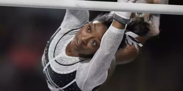 Simone Biles regresa al ritmo de “Unicornio” de Noa Kirel