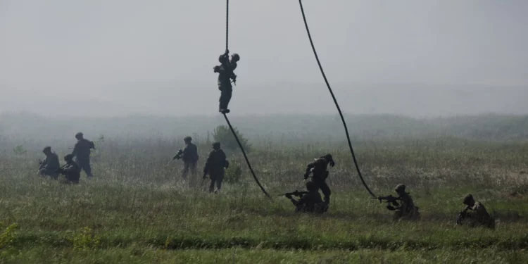 Polonia despliega 10.000 soldados en la frontera con Bielorrusia