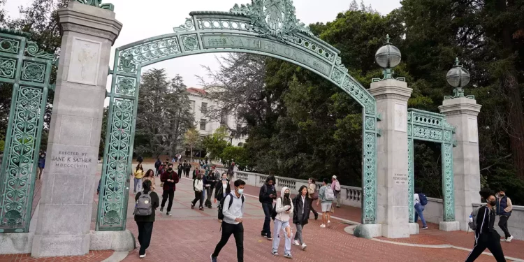 Arrojan mariscos a fraternidad judía en Universidad de California