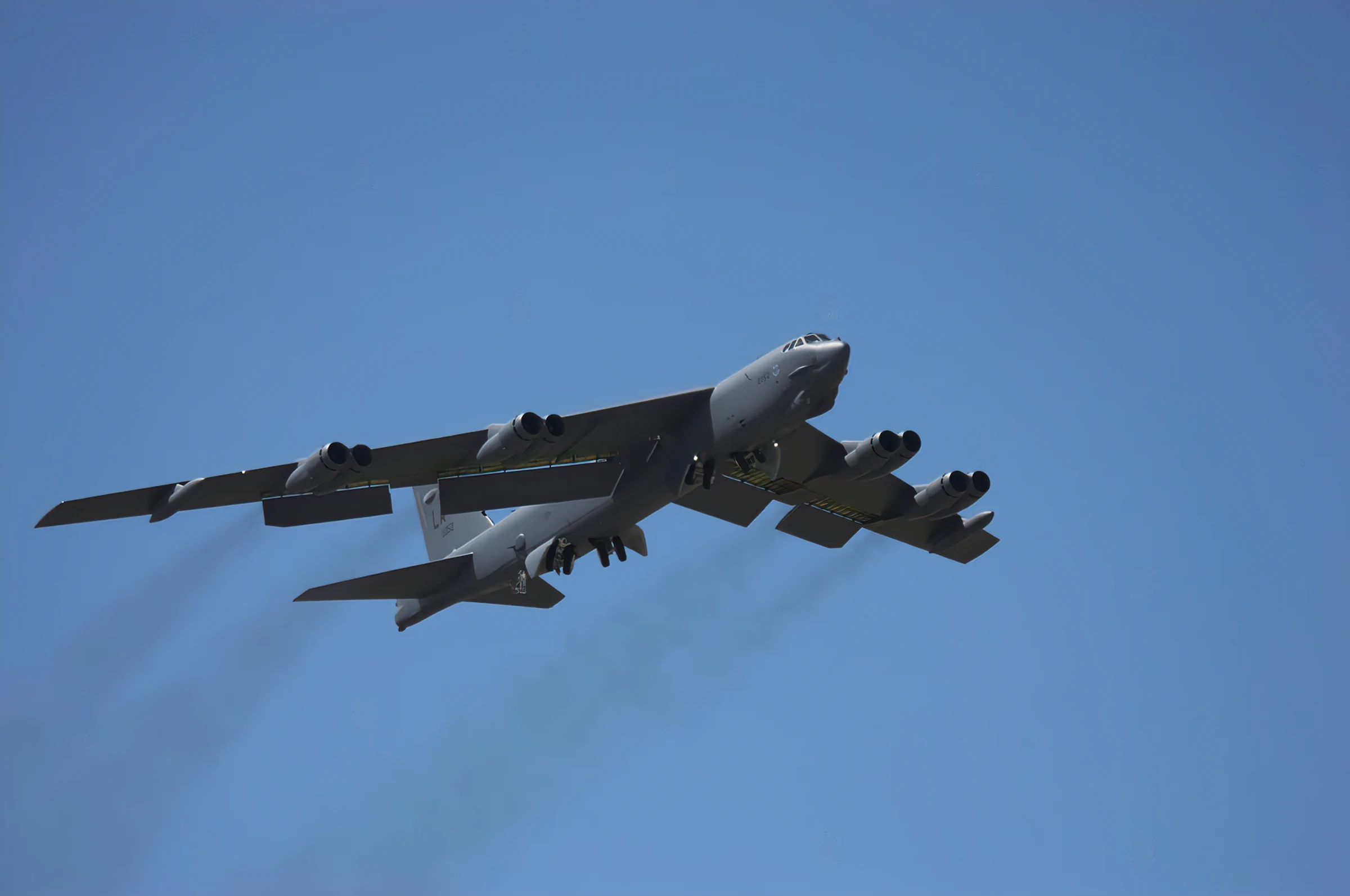 Bombardero B-52H de la USAF vuela cerca de Odesa en Ucrania