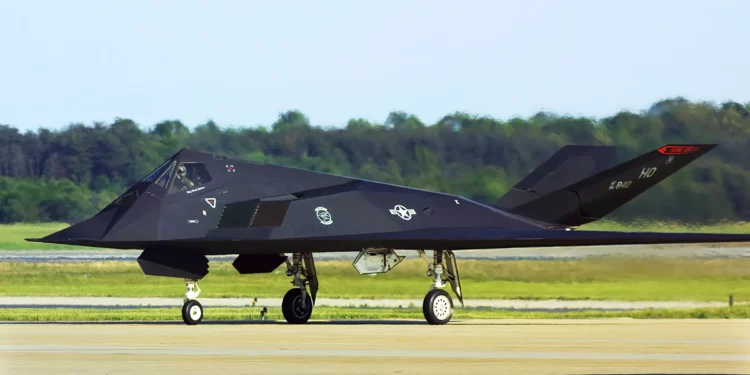 El alias del F-117A Nighthawk alguna vez fue “la Cucaracha”