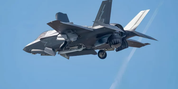 Desaparece en el aire un F-35B de la USAF: Búsqueda urgente