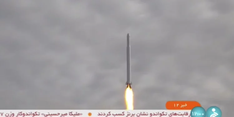 Irán afirma haber puesto en órbita un satélite de imágenes