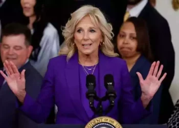 Primera dama Jill Biden da positivo por COVID-19