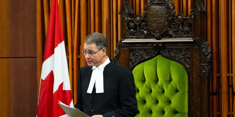Dimite presidente de la Cámara de Canadá tras ovación a nazi