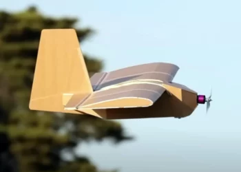 Ucrania ataca a los Il-76 rusos con drones de cartón
