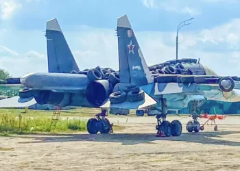 Su-34 ruso también cubierto con neumáticos