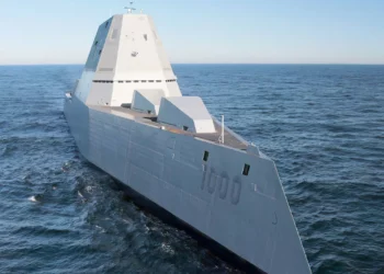 El destructor Zumwalt de EE. UU. integrará misiles hipersónicos