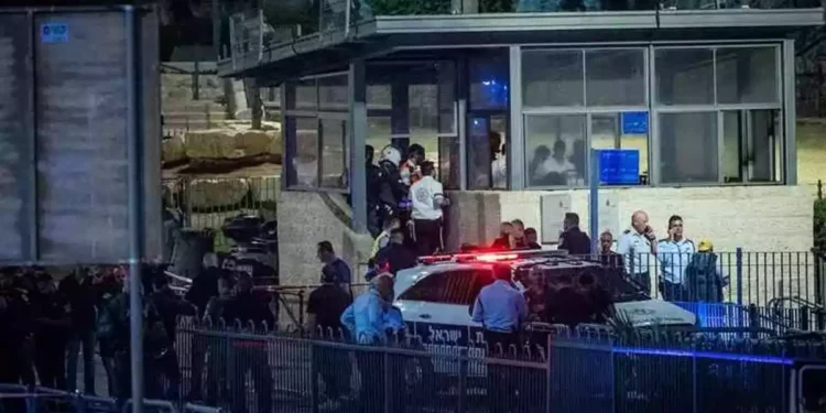 Terrorista que apuñalo a policía en Jerusalén pasará 20 en prisión