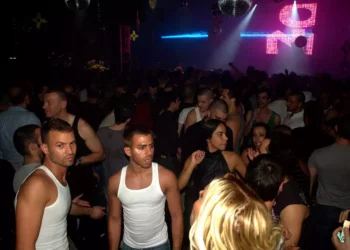 Árabes israelíes abren fuego en discoteca de Tel Aviv