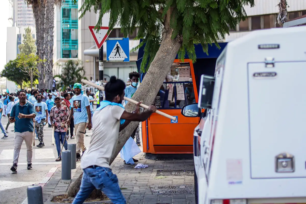 Netanyahu considera deportar a eritreos tras disturbios en Tel Aviv