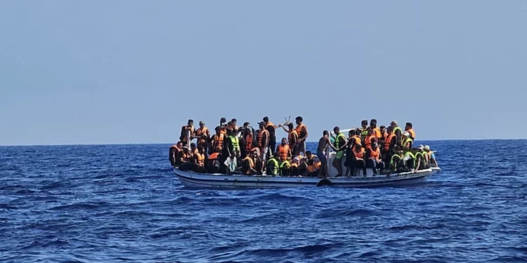 Ejército libanés salva a inmigrantes sirios de trágico naufragio