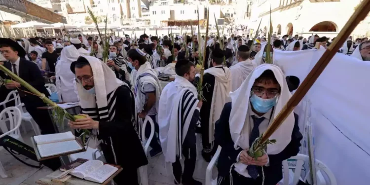 Preparativos para la bendición sacerdotal en el Muro Occidental