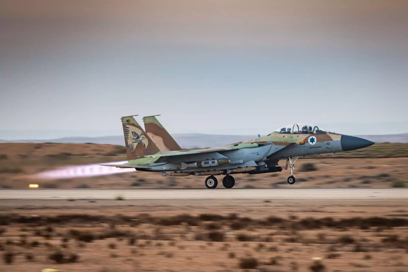 Un F-15 de la IAF despega para realizar ataques contra objetivos de Hamás en la Franja de Gaza el 15 de octubre de 2023. (FDI)
