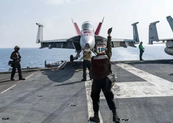 https://israelnoticias.1eye.us/wp-content/uploads/2023/04/FA-18-aterrizaje.jpg