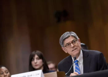 Jacob Lew, ex secretario del Tesoro bajo la presidencia de Barack Obama, testifica durante una audiencia de la Comisión de Relaciones Exteriores del Senado para examinar su nombramiento como embajador ante el Estado de Israel, el miércoles 18 de octubre de 2023, en Washington. (AP Photo/Stephanie Scarbrough)