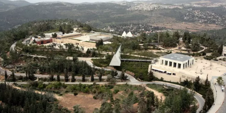 Yad Vashem abre una escuela para niños evacuados