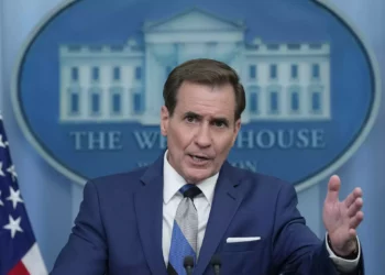 El portavoz del Consejo de Seguridad Nacional de EEUU, John Kirby, habla durante la sesión informativa diaria en la Casa Blanca en Washington, el 12 de junio de 2023. (AP Photo/Susan Walsh)