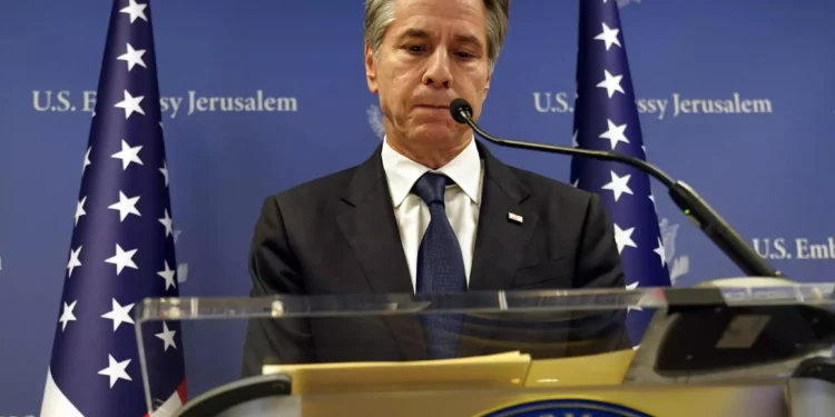 El Secretario de Estado estadounidense Antony Blinken habla en Tel Aviv, el 17 de octubre de 2023. (AP Photo/ Jacquelyn Martin, Pool)